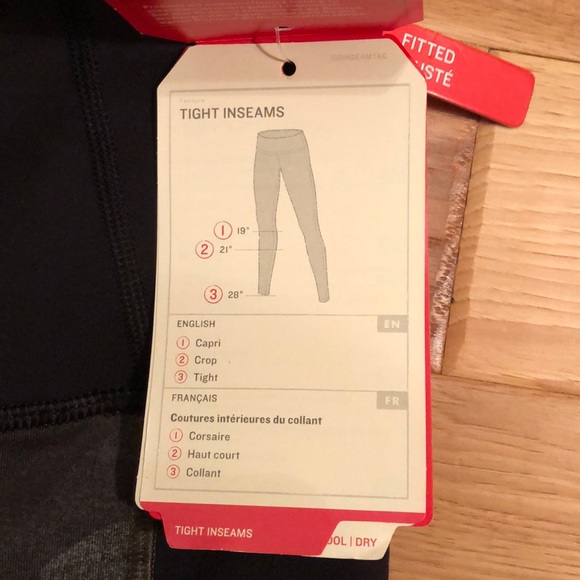 North Face NWT camo leggings❤️🔥🧘‍♀️🧗‍♀️🍂 - Picture 10 of 13